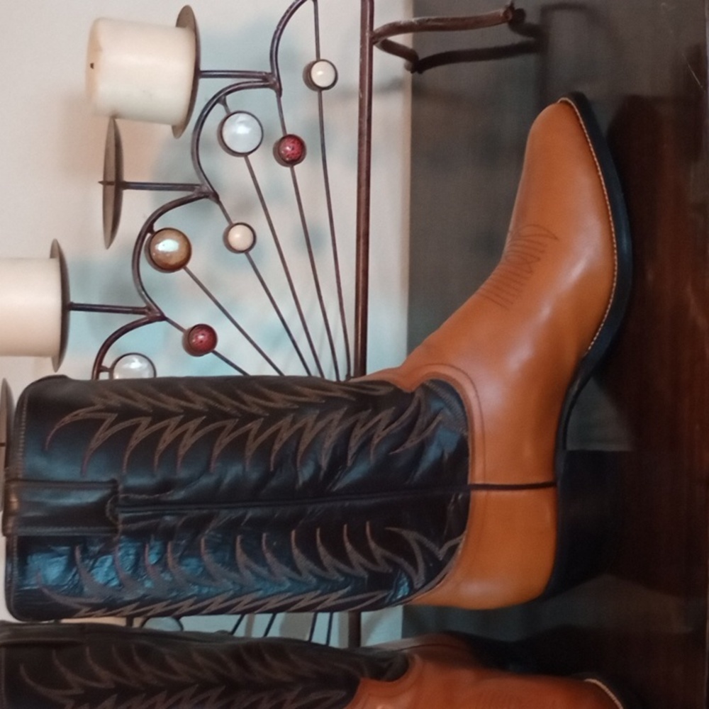 Vintage Justin boots EUC from 1977 with original box. COLLECTABLE! - Picture 2 of 9